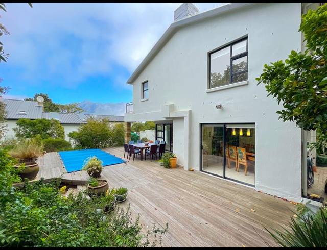4 BEDROOM HOUSE FOR SALE IN HOUT BAY